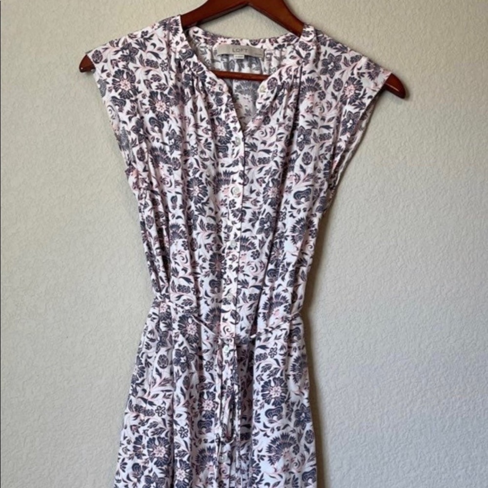 Beautiful Loft Dress - Picture 2 of 6